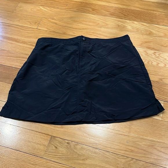 Lands’End women’s black swim short size 10p . - Picture 1 of 8